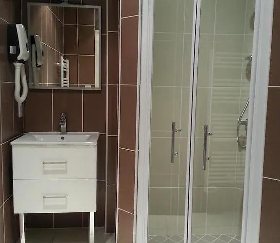 Hotel L'enclos Du Puy-mary Clermont-Ferrand